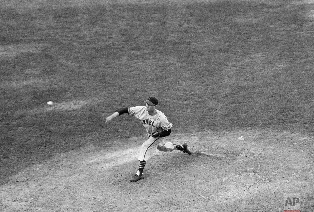 Bob Lemon Cleveland Indian pitching in World Series game, Oct. 7, 1948. (AP Photo) 